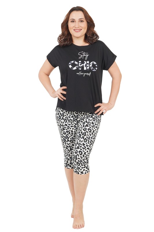 Vienetta Γυναικεία καλοκαιρινή βαμβακερή πυτζάμα "Stay Chic" με κάπρι παντελόνι Plus Size (1XL-4XL)-009220